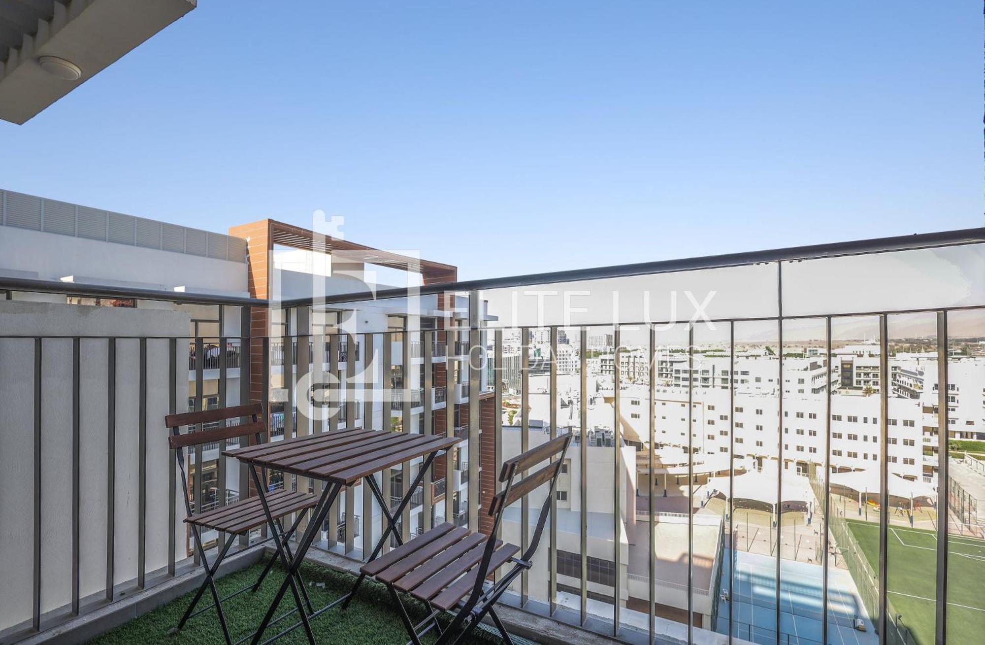 Elite Lux Homes - Modern Sleek In Arjan Apartment *